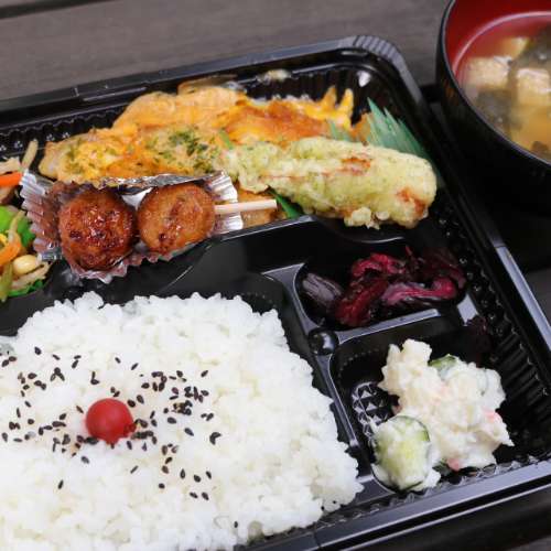 週替わり弁当　味噌汁付（4種類）